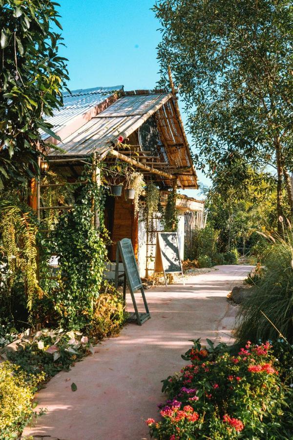 Nang Non Camping Ville นางนอนแค้มป์ปิ้งวิลล์ Mae Sai Esterno foto